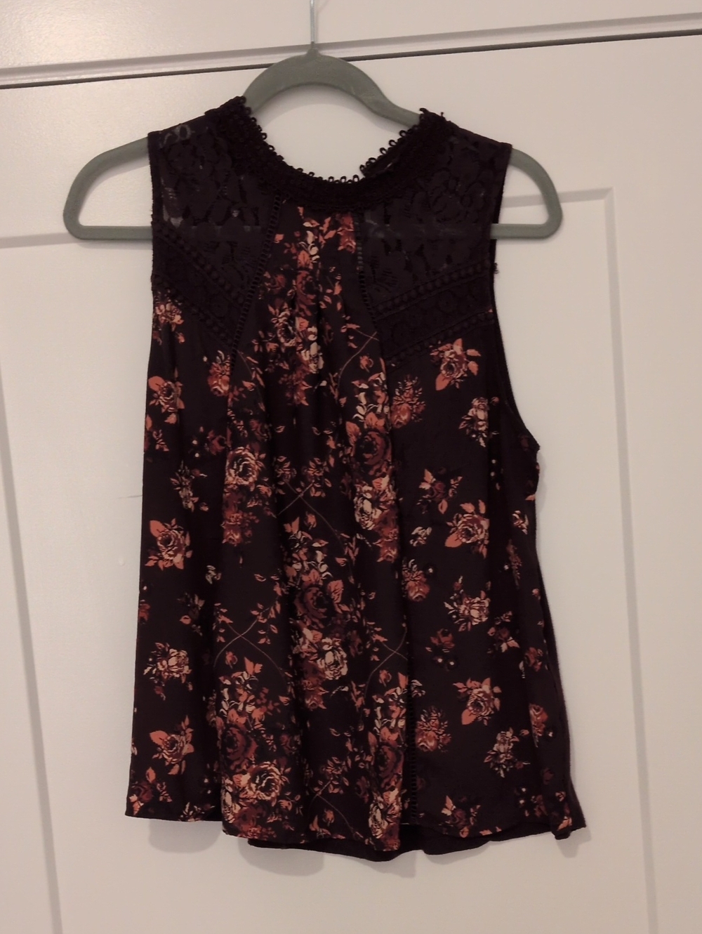 Taylor & Sage Black Floral Lace Yoke Sleeveless Top